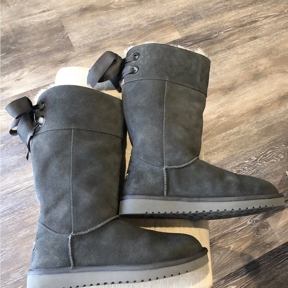 KOOLABURRA BY UGG Bow Accent Gray Suede Shearling Lined Tall Boots Size 8